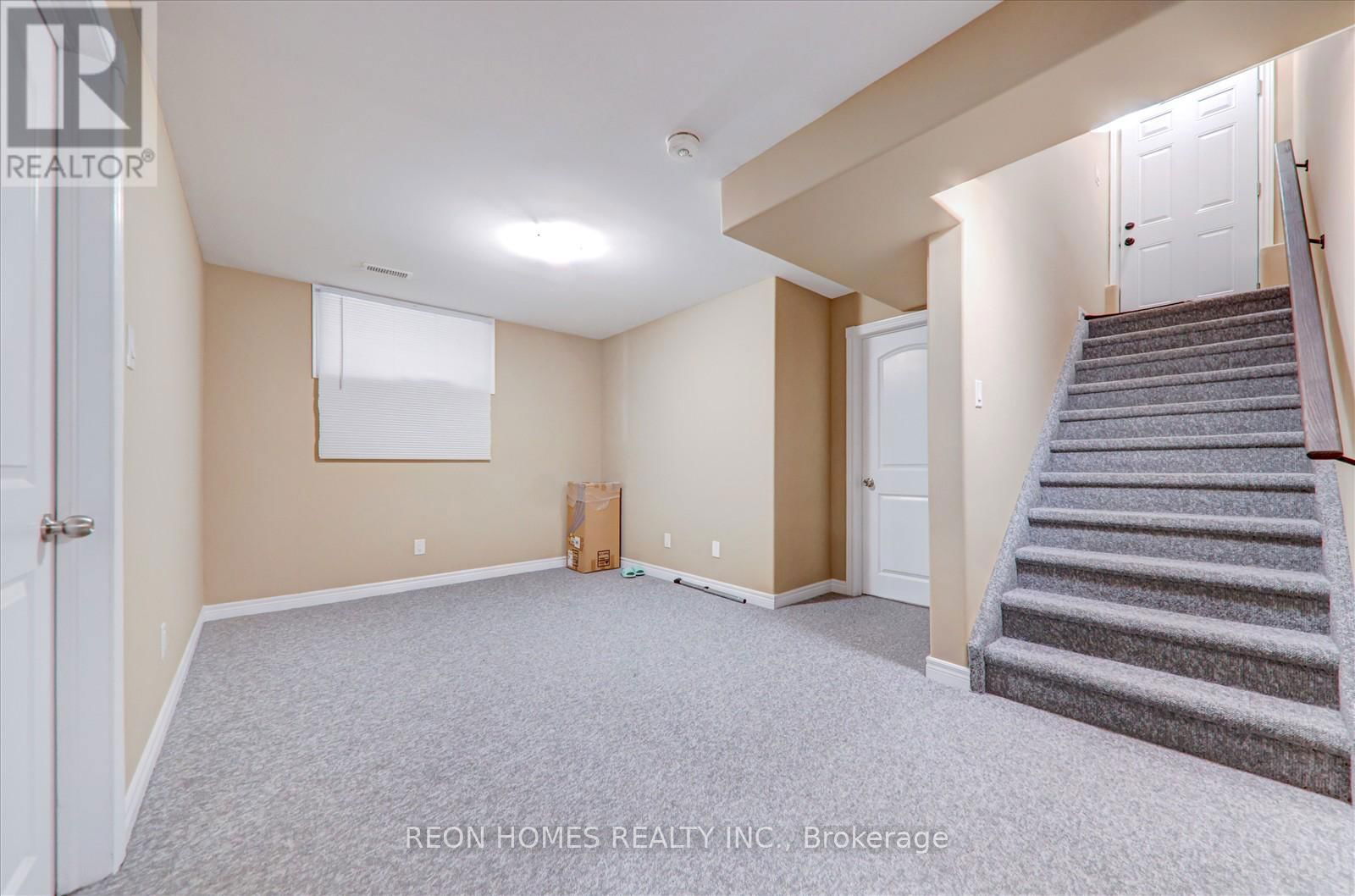 42 YORK DRIVE Image 32