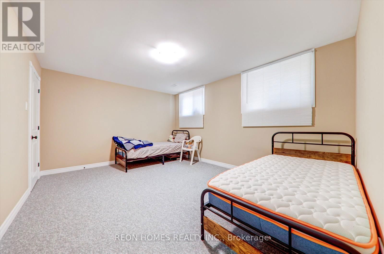 42 YORK DRIVE Image 33
