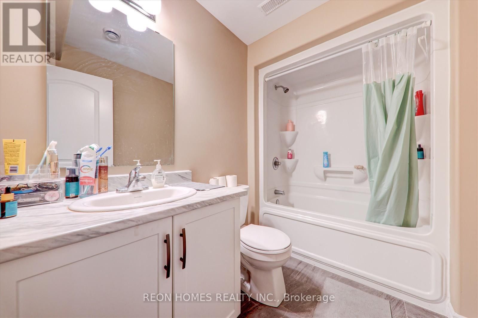 42 YORK DRIVE Image 36