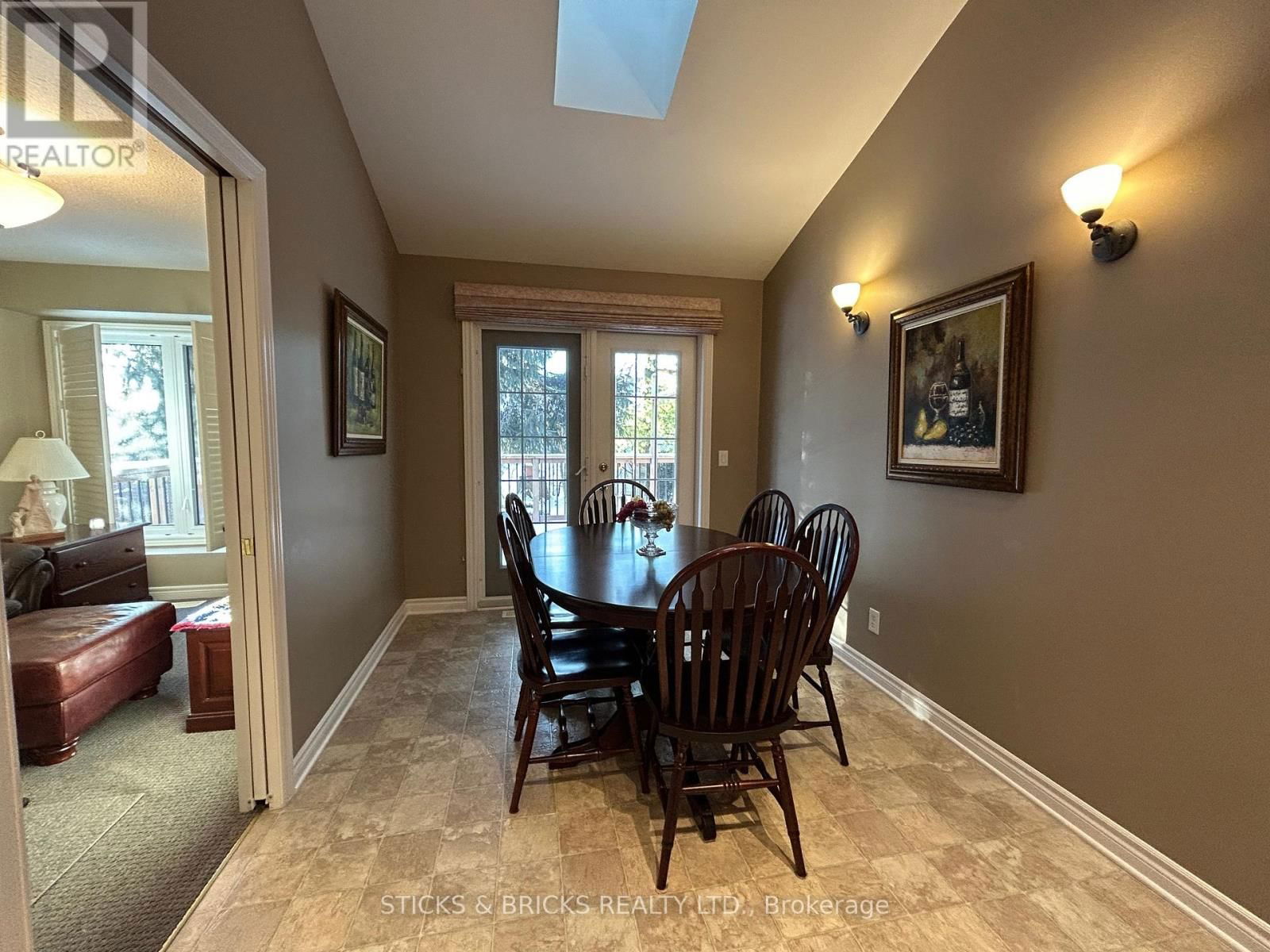 12 - 3241 MONTROSE ROAD Image 18