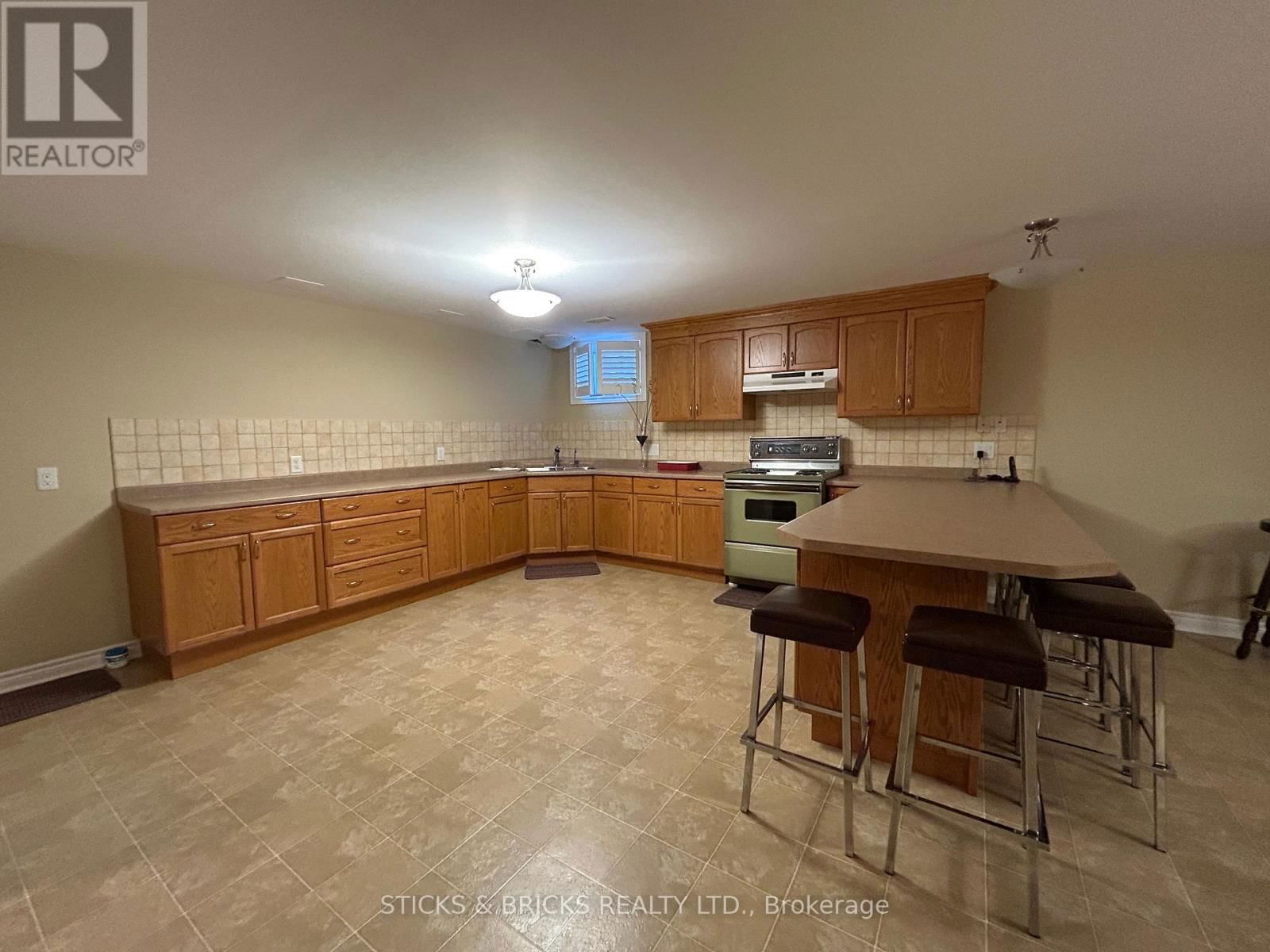 12 - 3241 MONTROSE ROAD Image 28