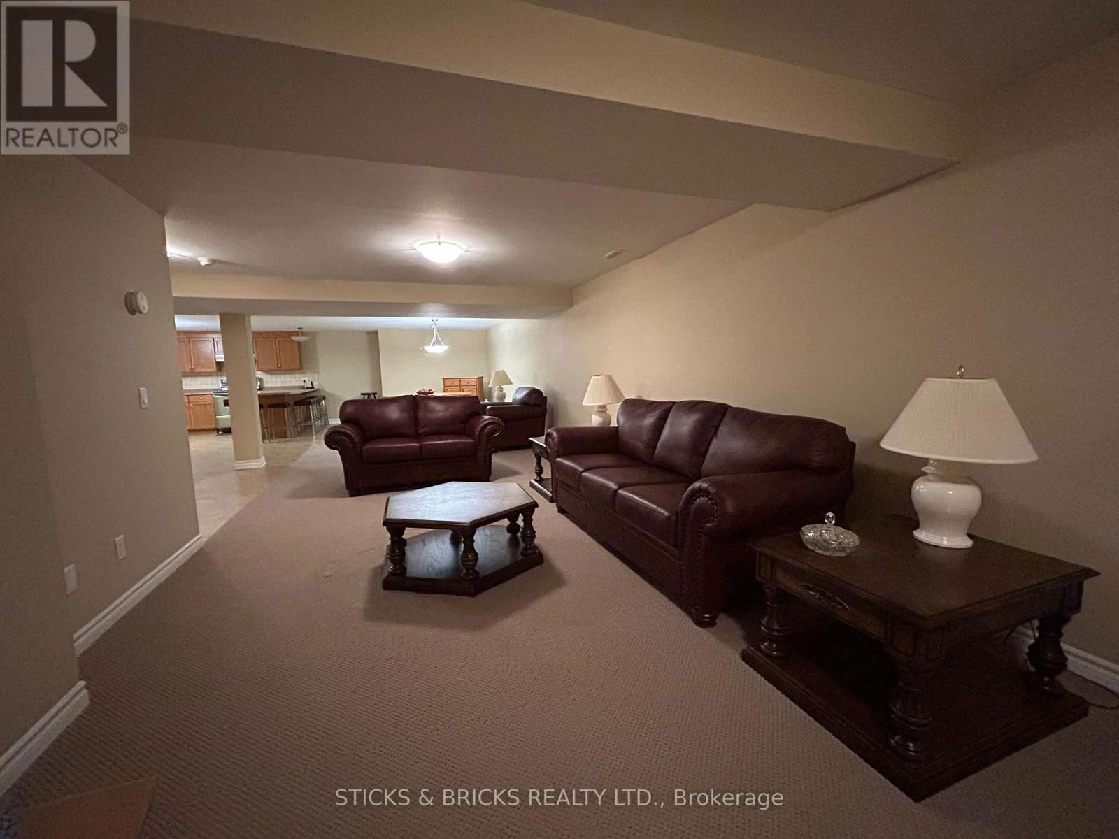 12 - 3241 MONTROSE ROAD Image 32