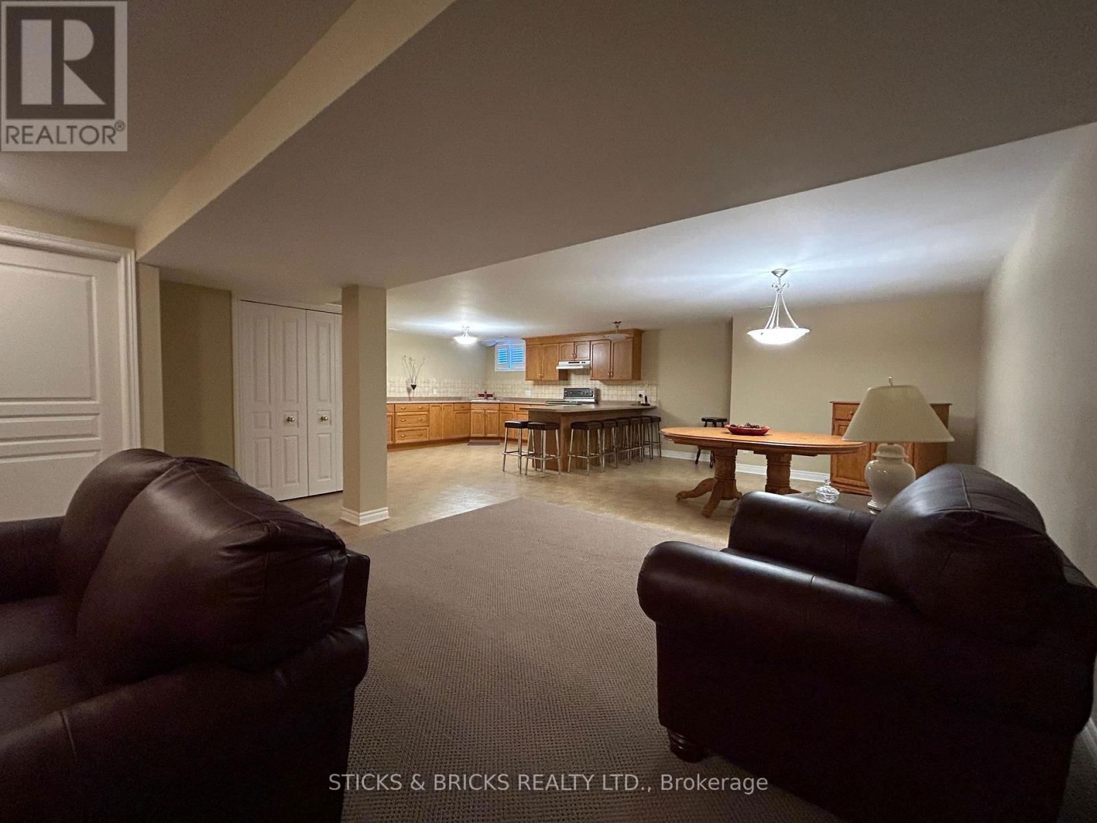 12 - 3241 MONTROSE ROAD Image 34
