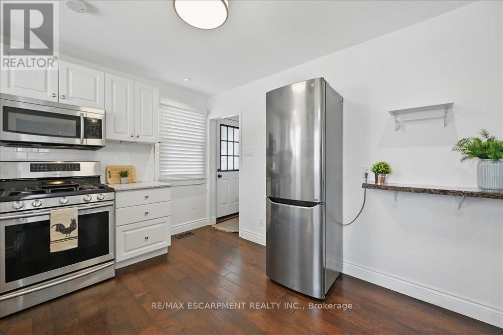 433 EAST 38TH STREET Image 10