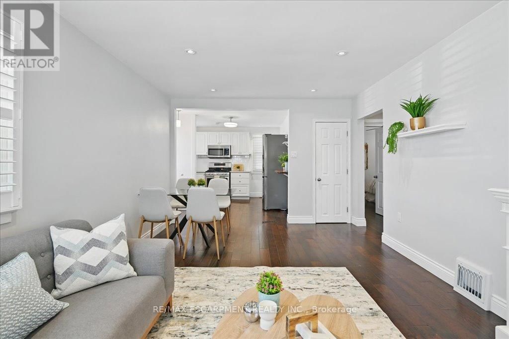 433 EAST 38TH STREET Image 17