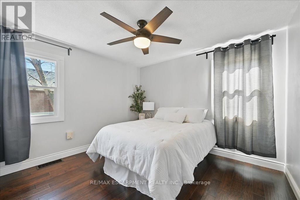 433 EAST 38TH STREET Image 18
