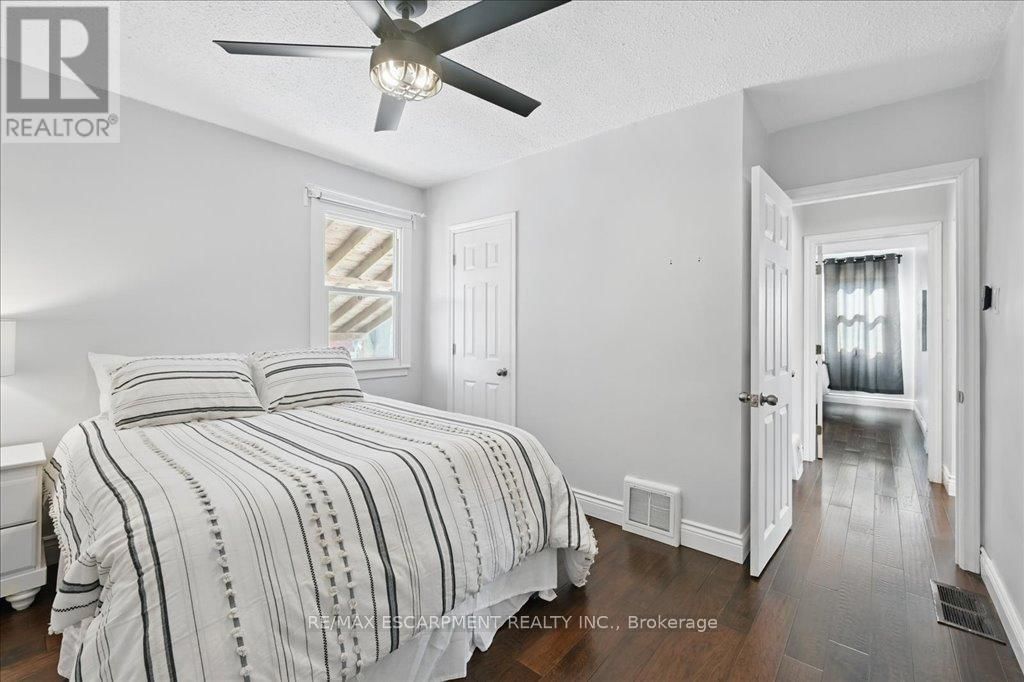 433 EAST 38TH STREET Image 21