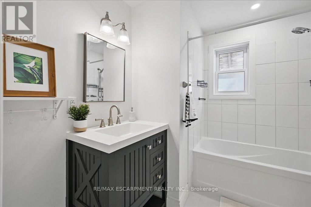 433 EAST 38TH STREET Image 22