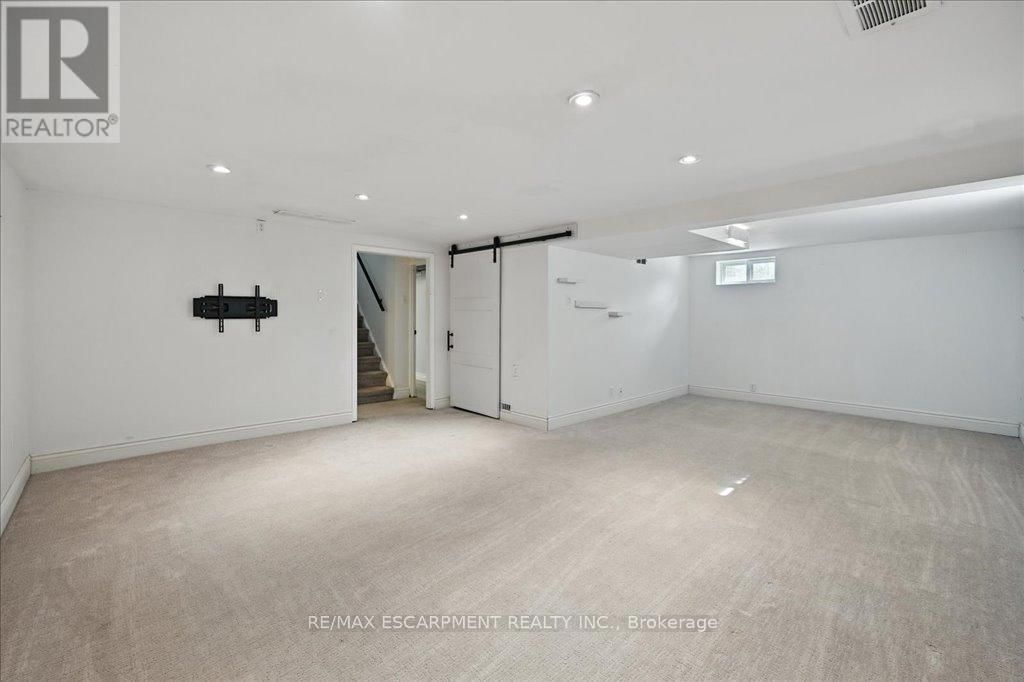 433 EAST 38TH STREET Image 28