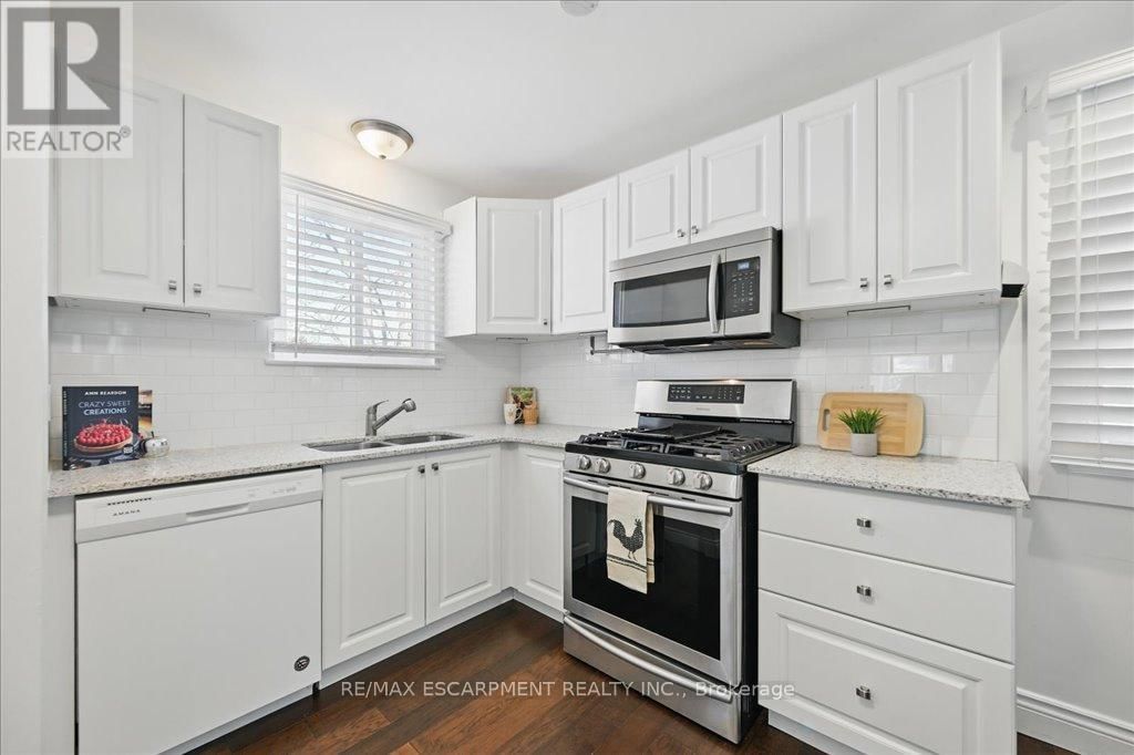 433 EAST 38TH STREET Image 6