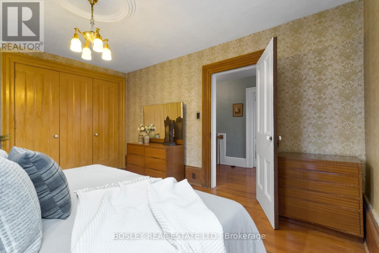 2247 VAN LUVEN ROAD Image 28