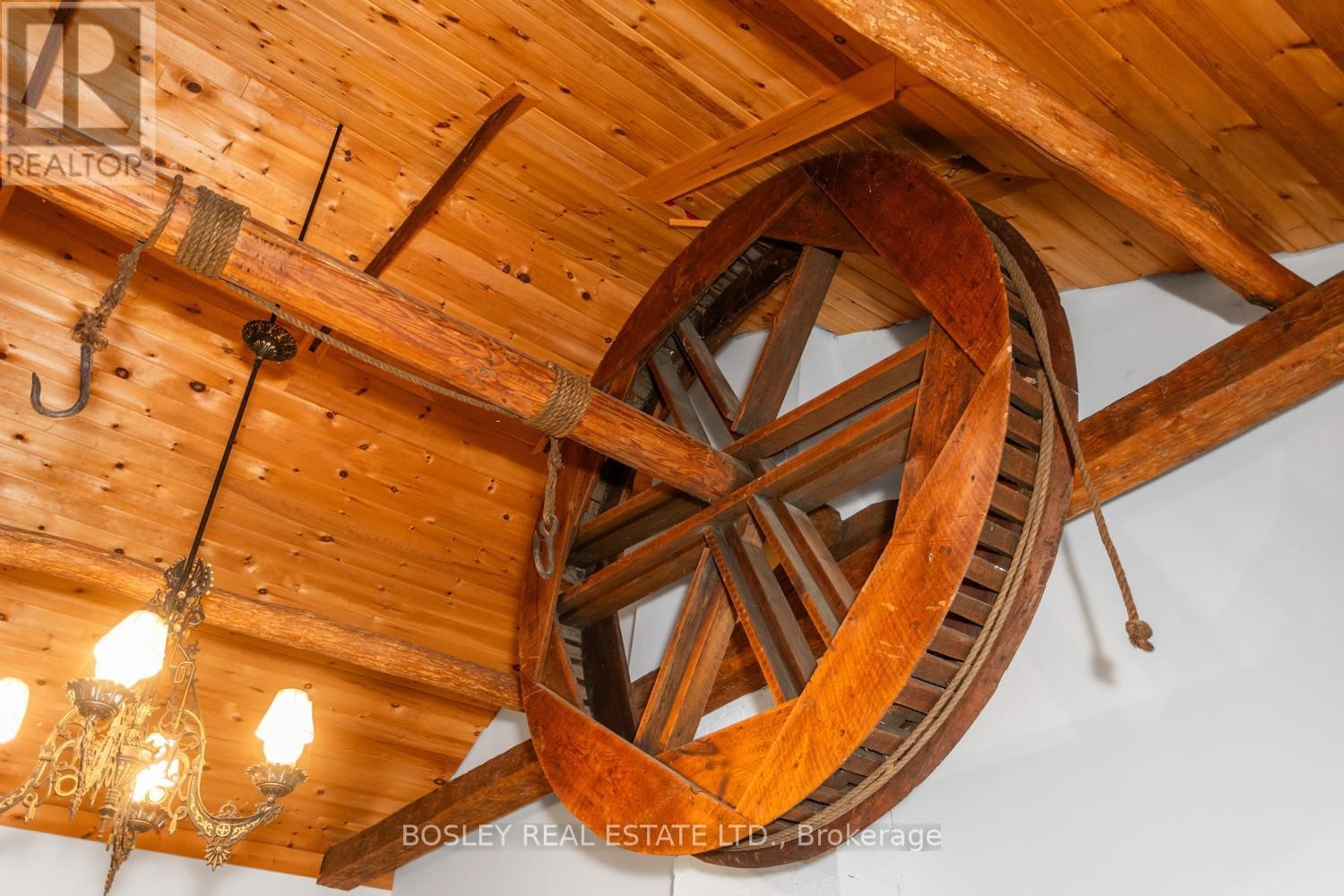 2247 VAN LUVEN ROAD Image 7