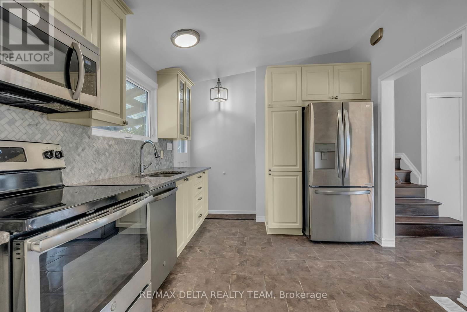 239 TOMPKINS AVENUE Image 10