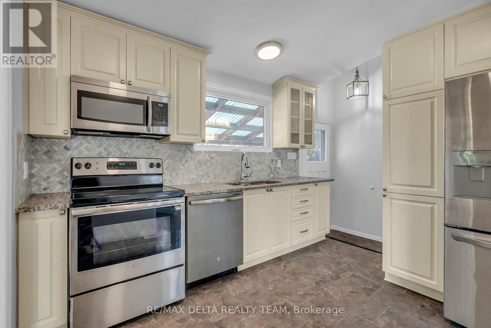239 TOMPKINS AVENUE Image 11