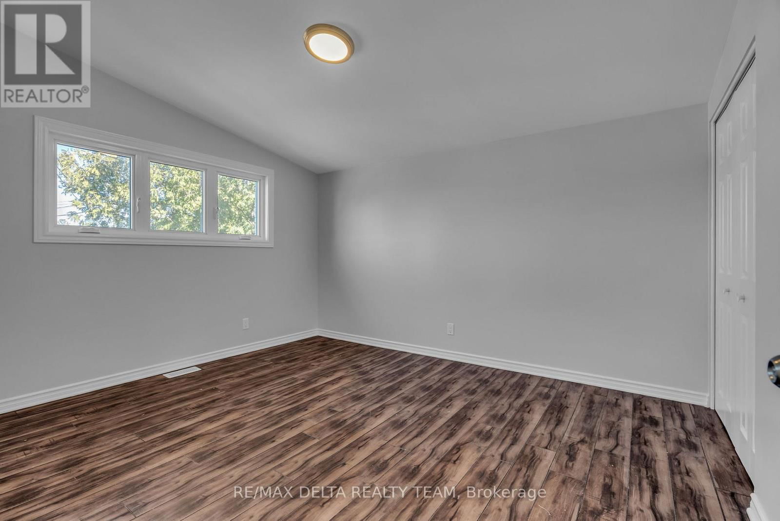 239 TOMPKINS AVENUE Image 15
