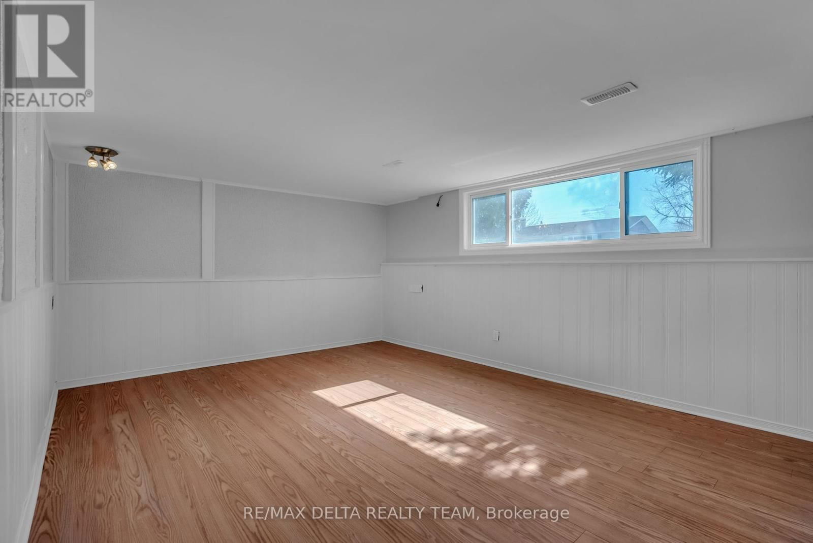 239 TOMPKINS AVENUE Image 22