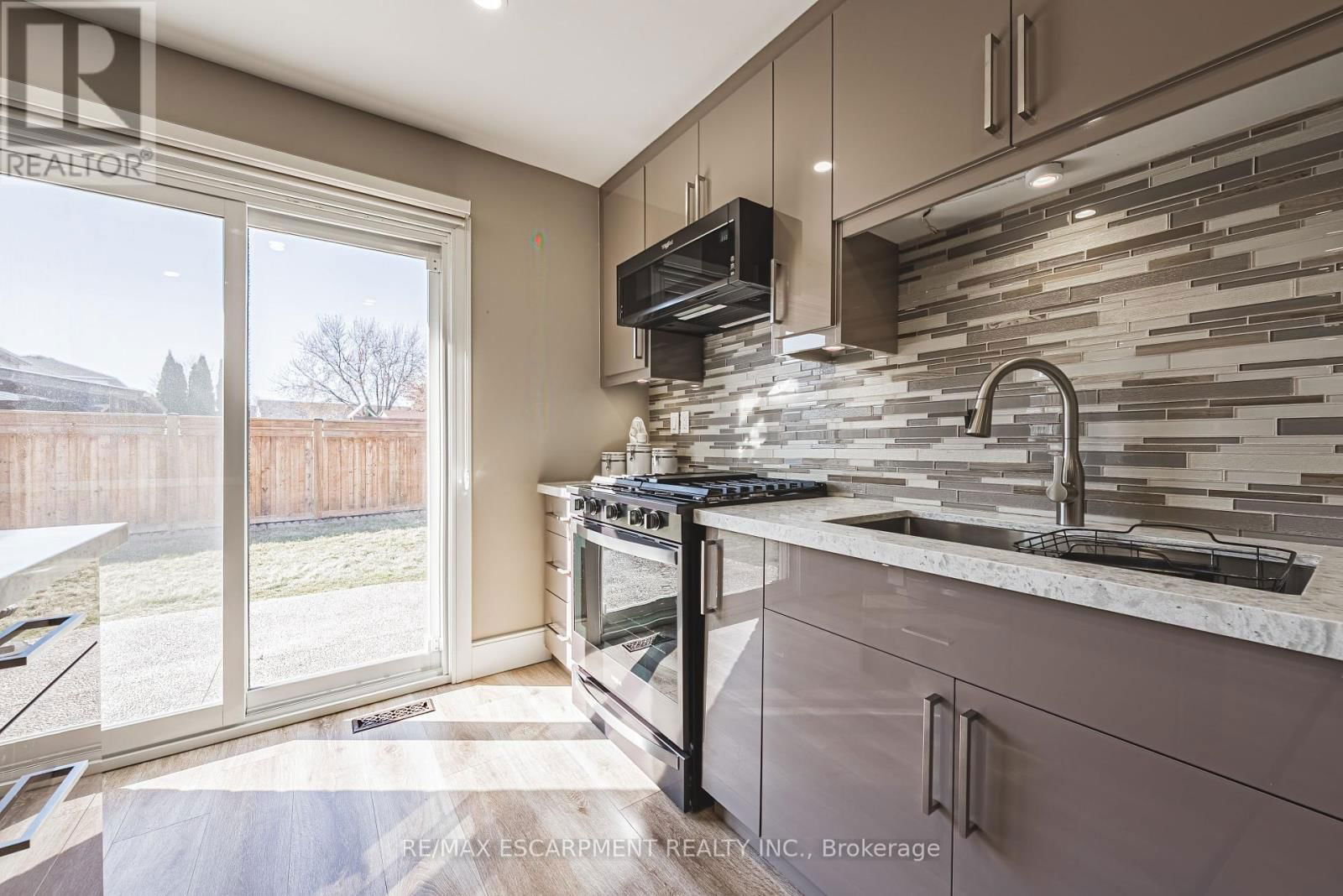 103 BROUGHTON AVENUE Image 10