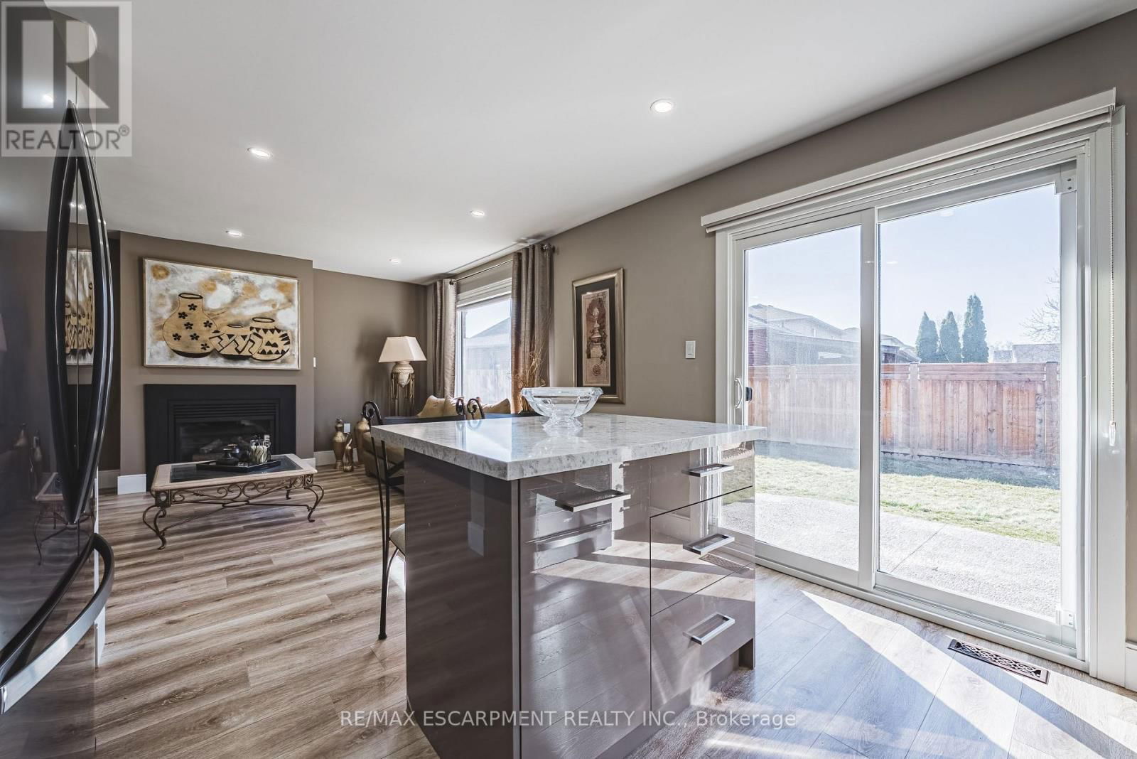 103 BROUGHTON AVENUE Image 13