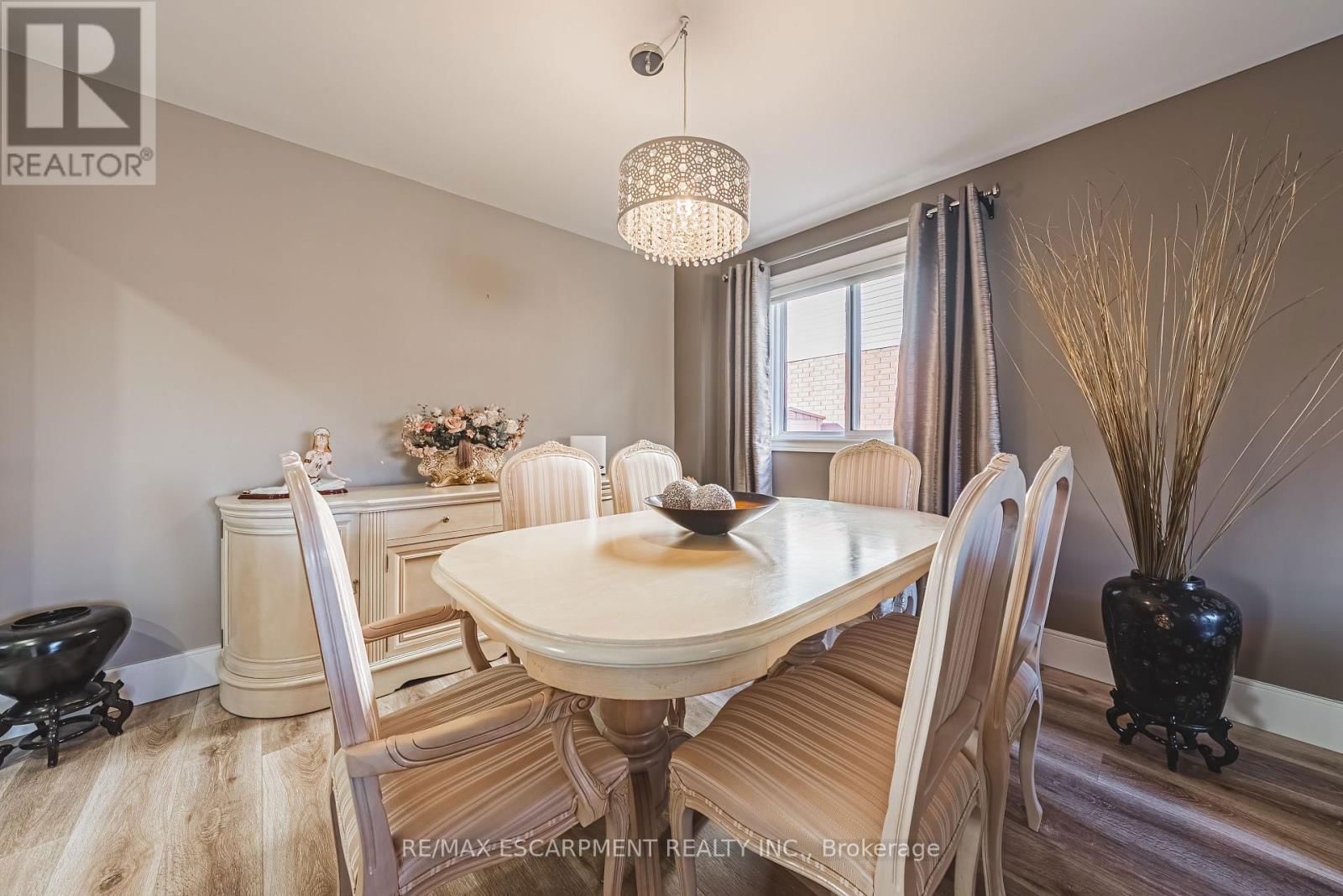 103 BROUGHTON AVENUE Image 16