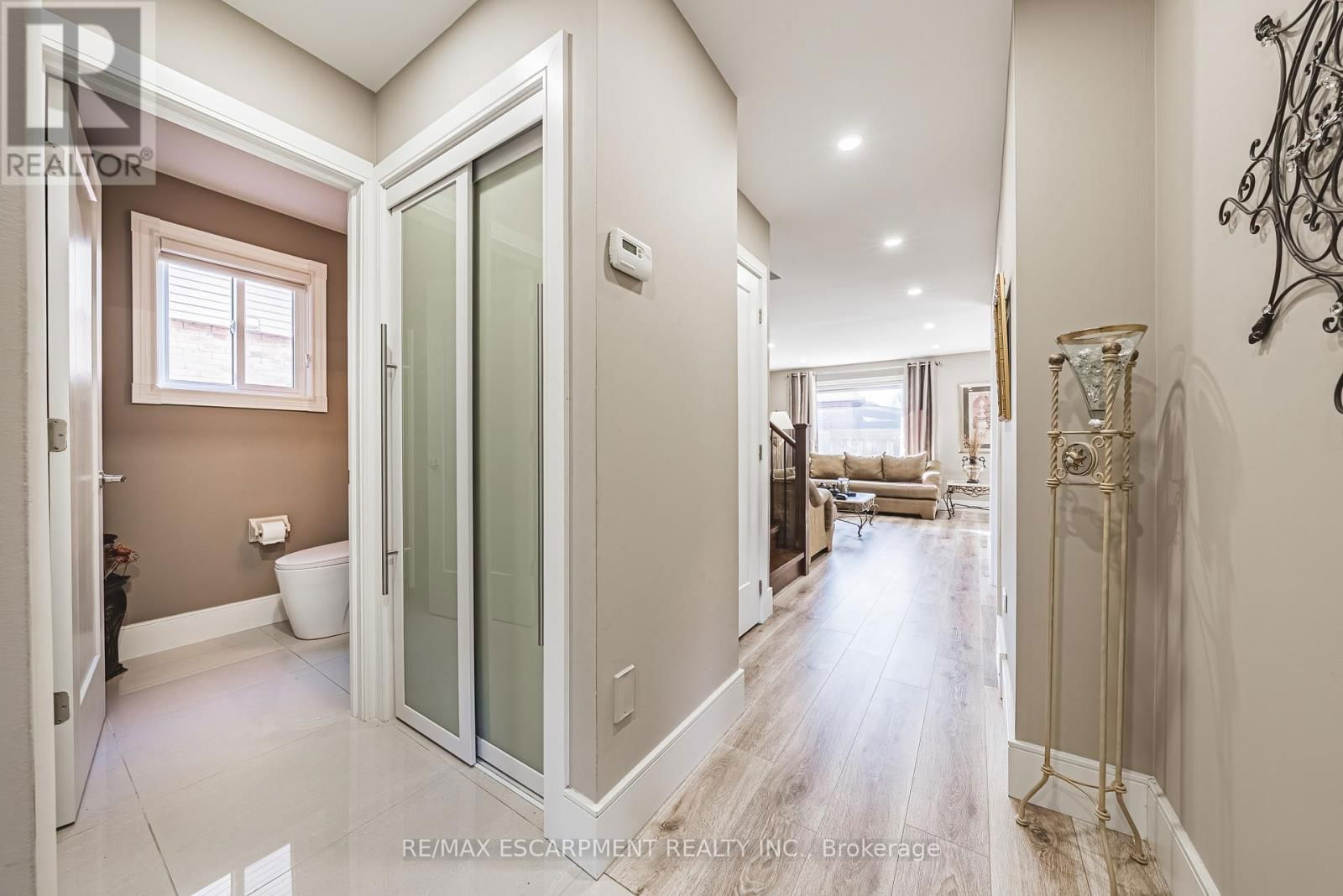 103 BROUGHTON AVENUE Image 6