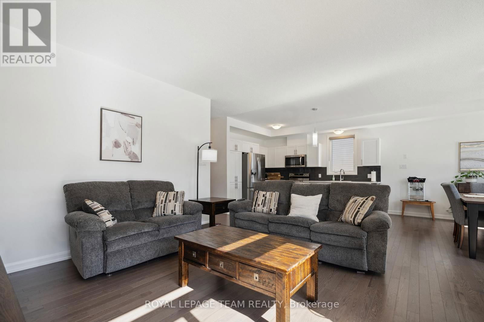 1217 DIAMOND STREET Image 13