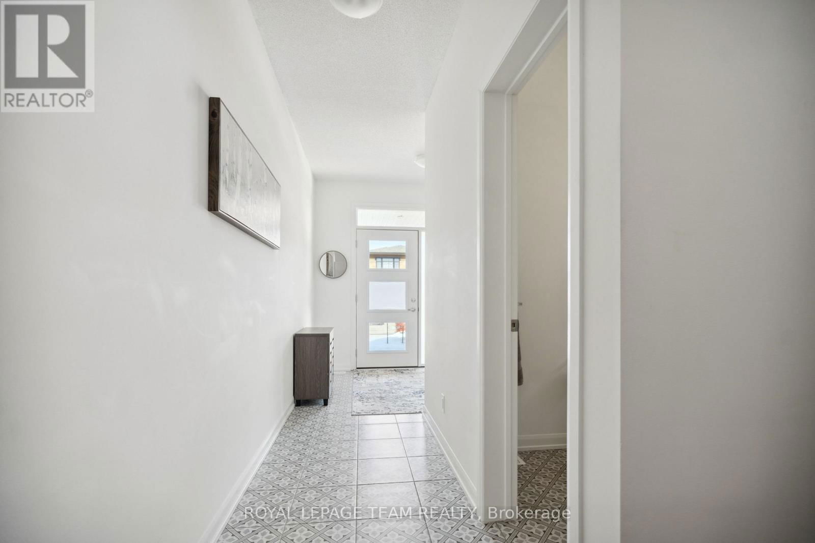 1217 DIAMOND STREET Image 6