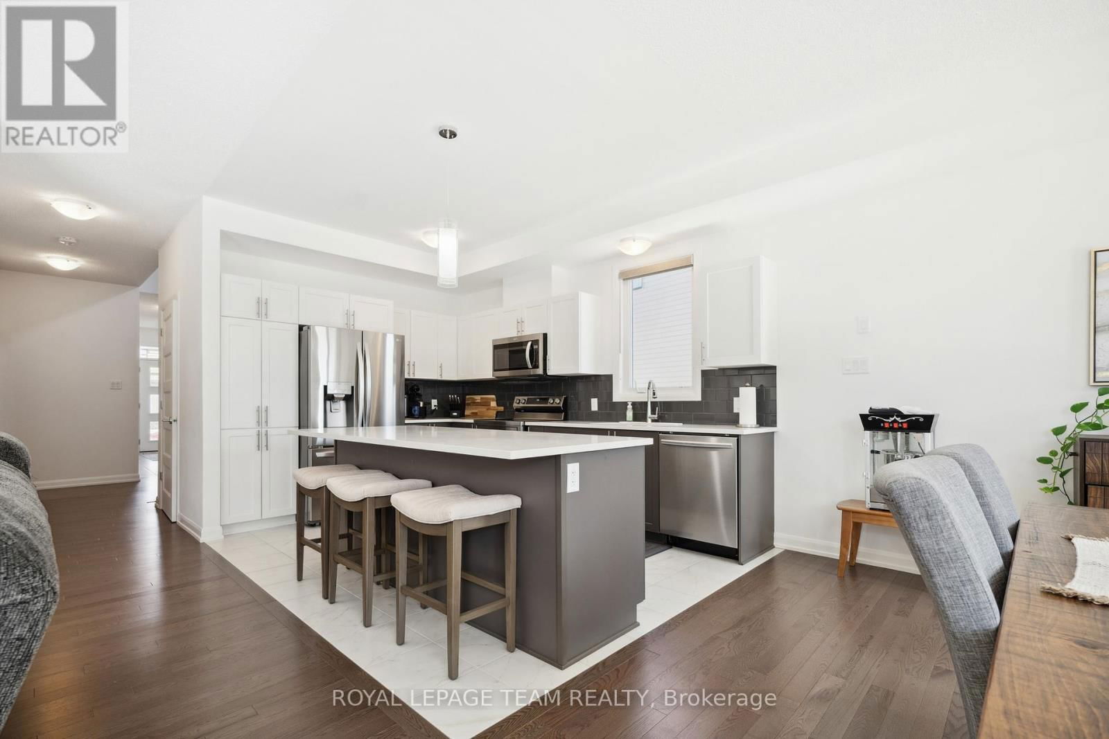 1217 DIAMOND STREET Image 7