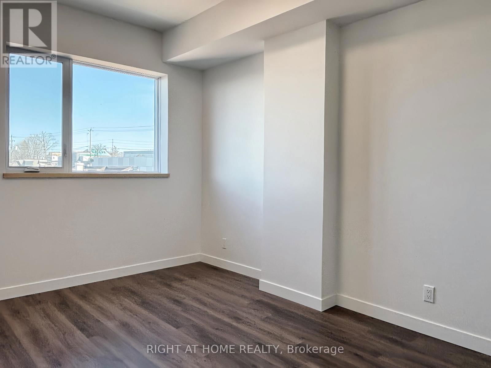 305 - 399 WINSTON AVENUE Image 13