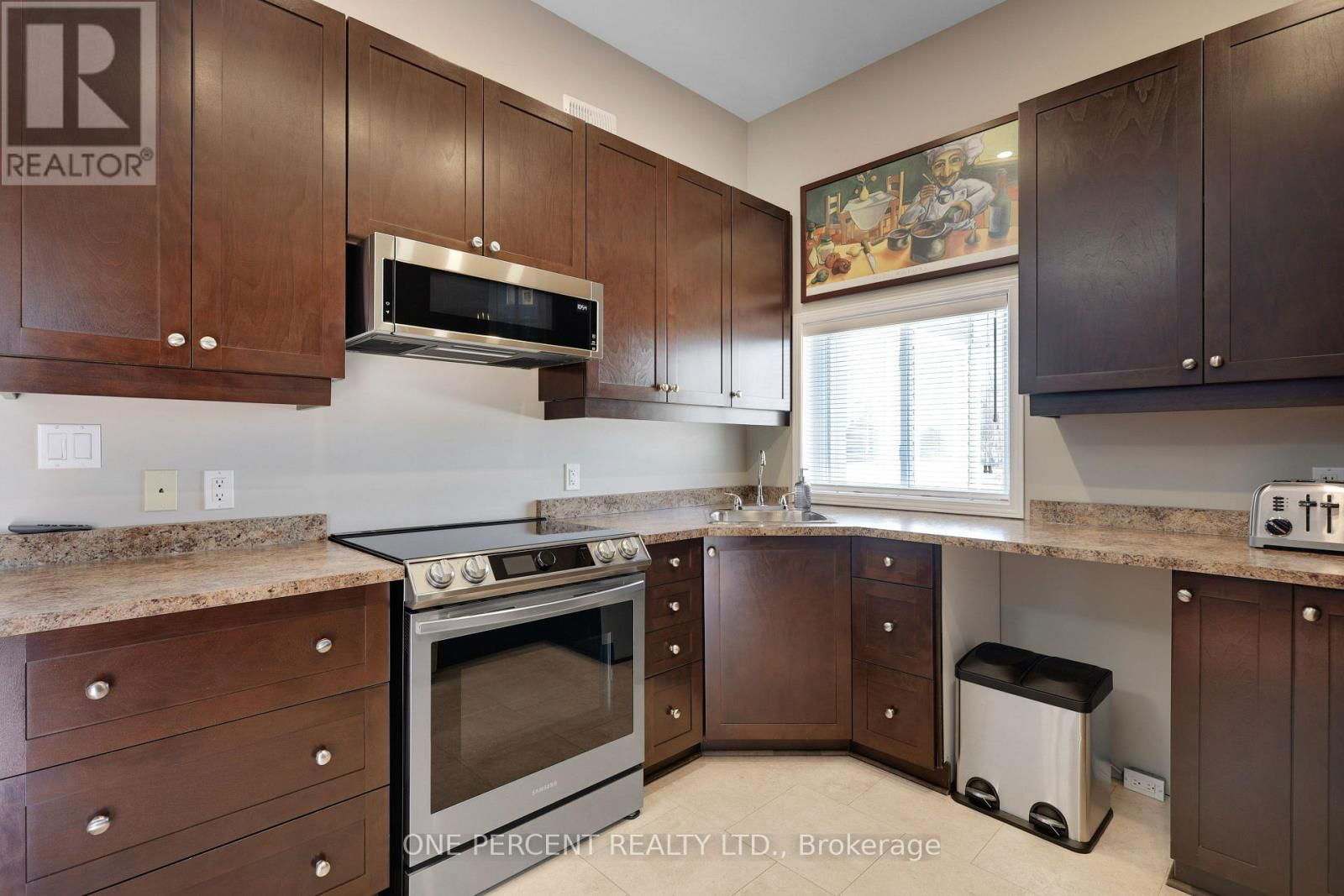 226 MCLAREN STREET Image 14