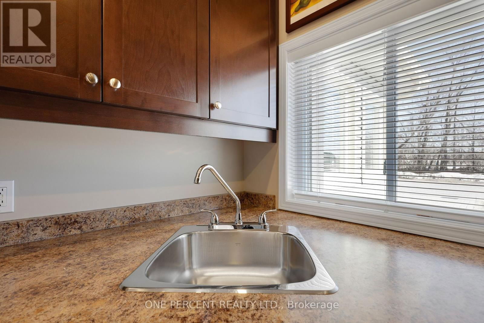 226 MCLAREN STREET Image 16