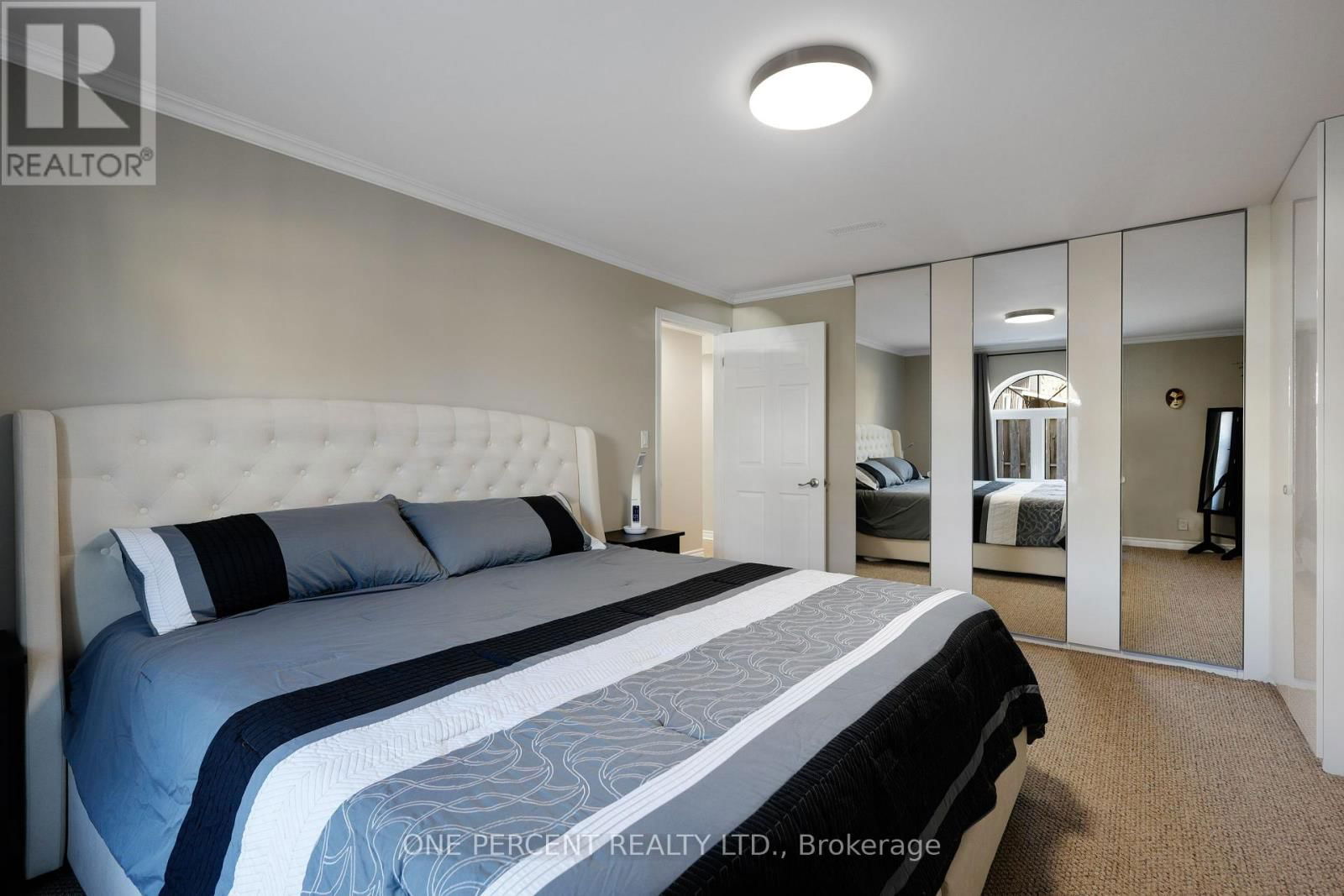 226 MCLAREN STREET Image 21