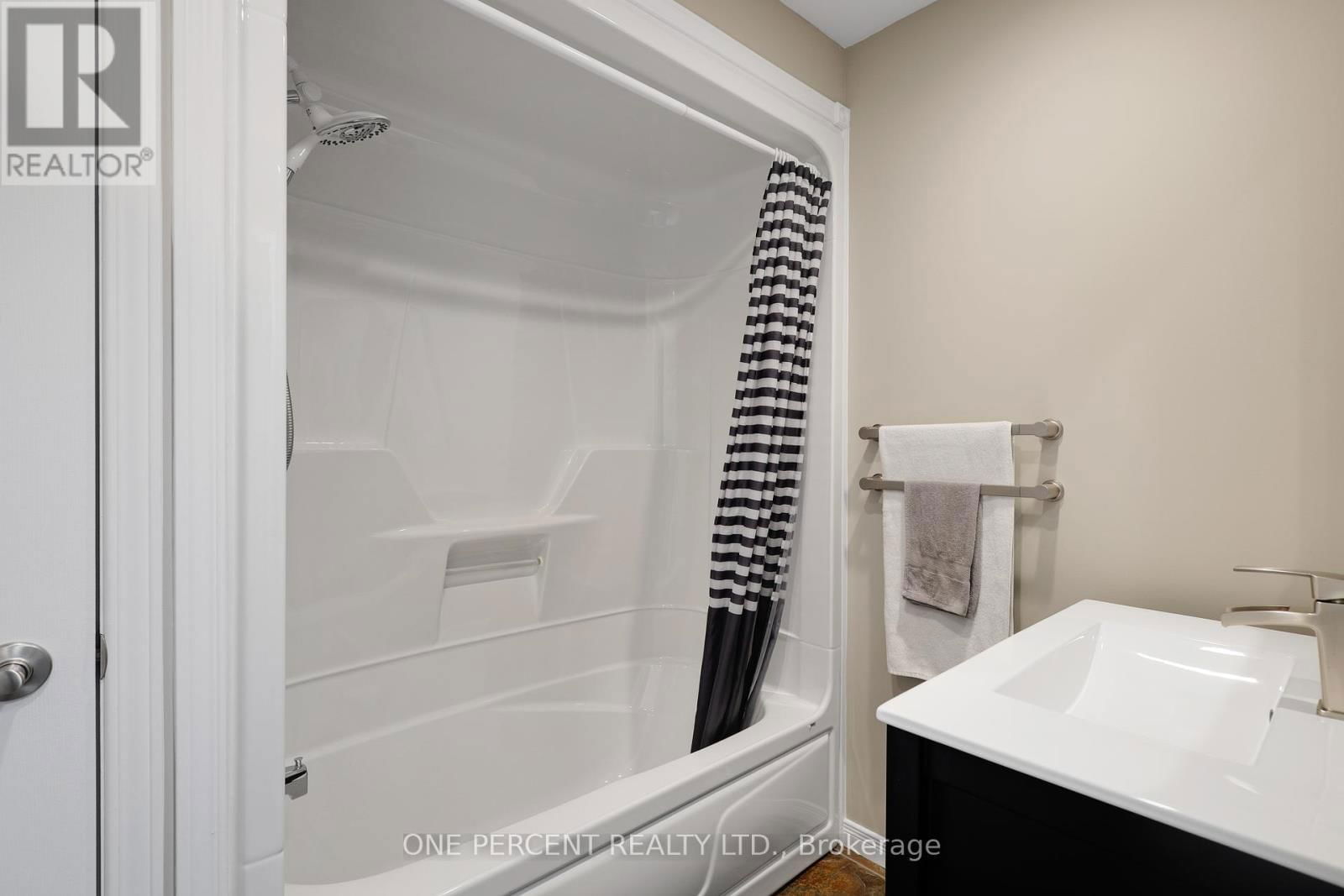 226 MCLAREN STREET Image 22