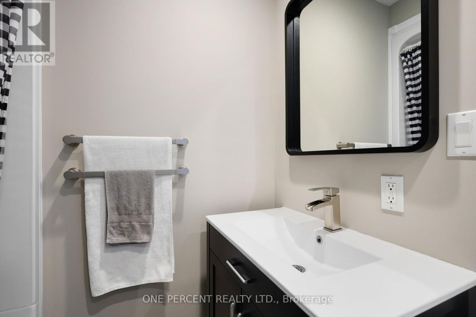 226 MCLAREN STREET Image 23