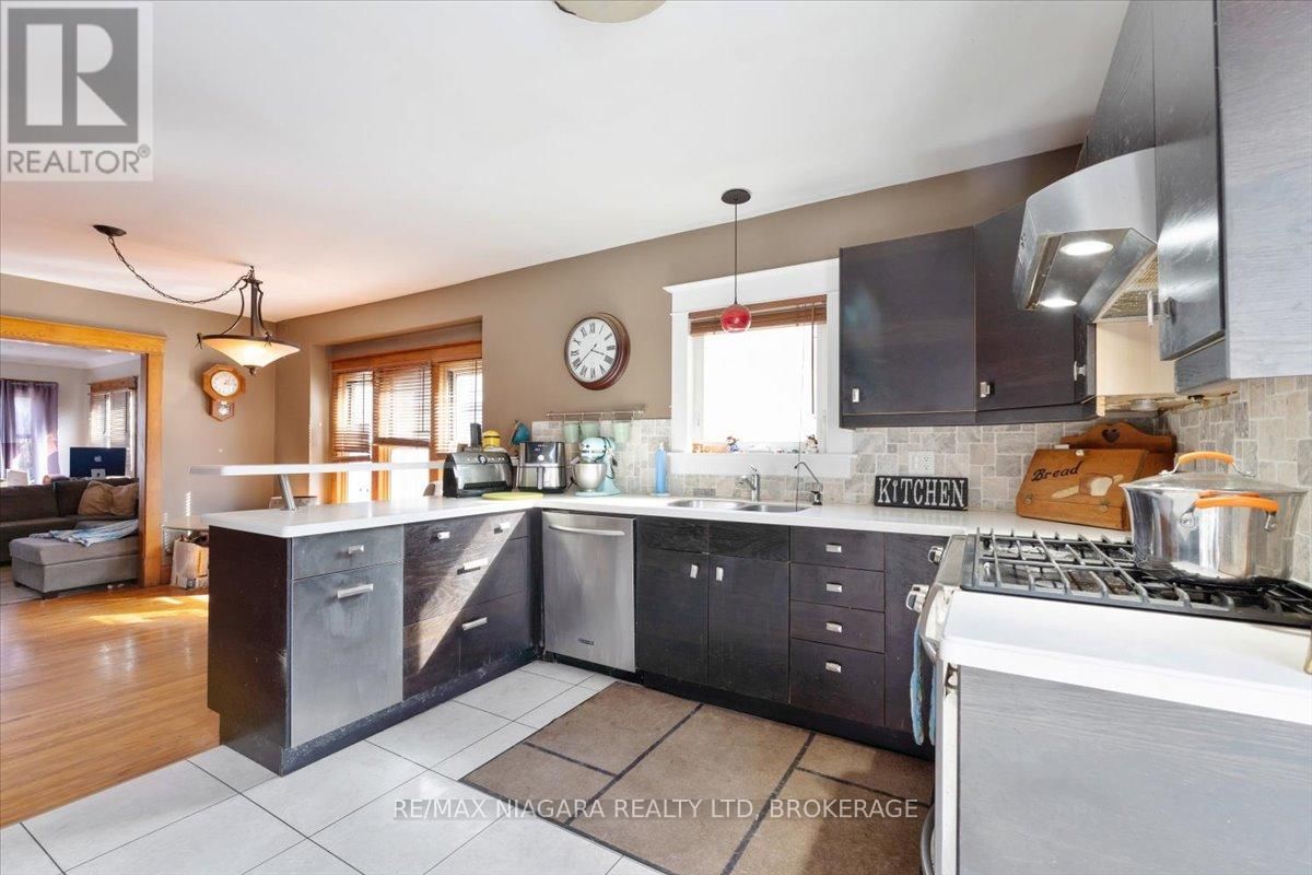 53 MARQUIS STREET Image 12