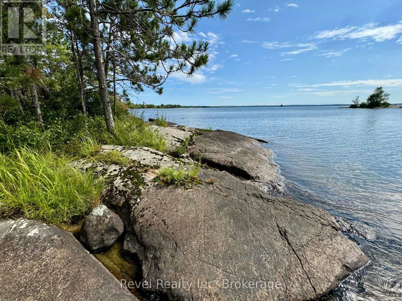 20 MOWAT CRESCENT Image 16