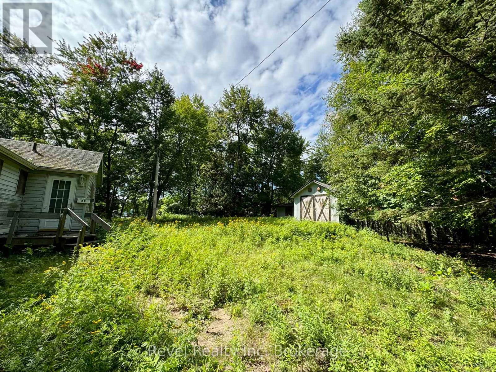 20 MOWAT CRESCENT Image 3