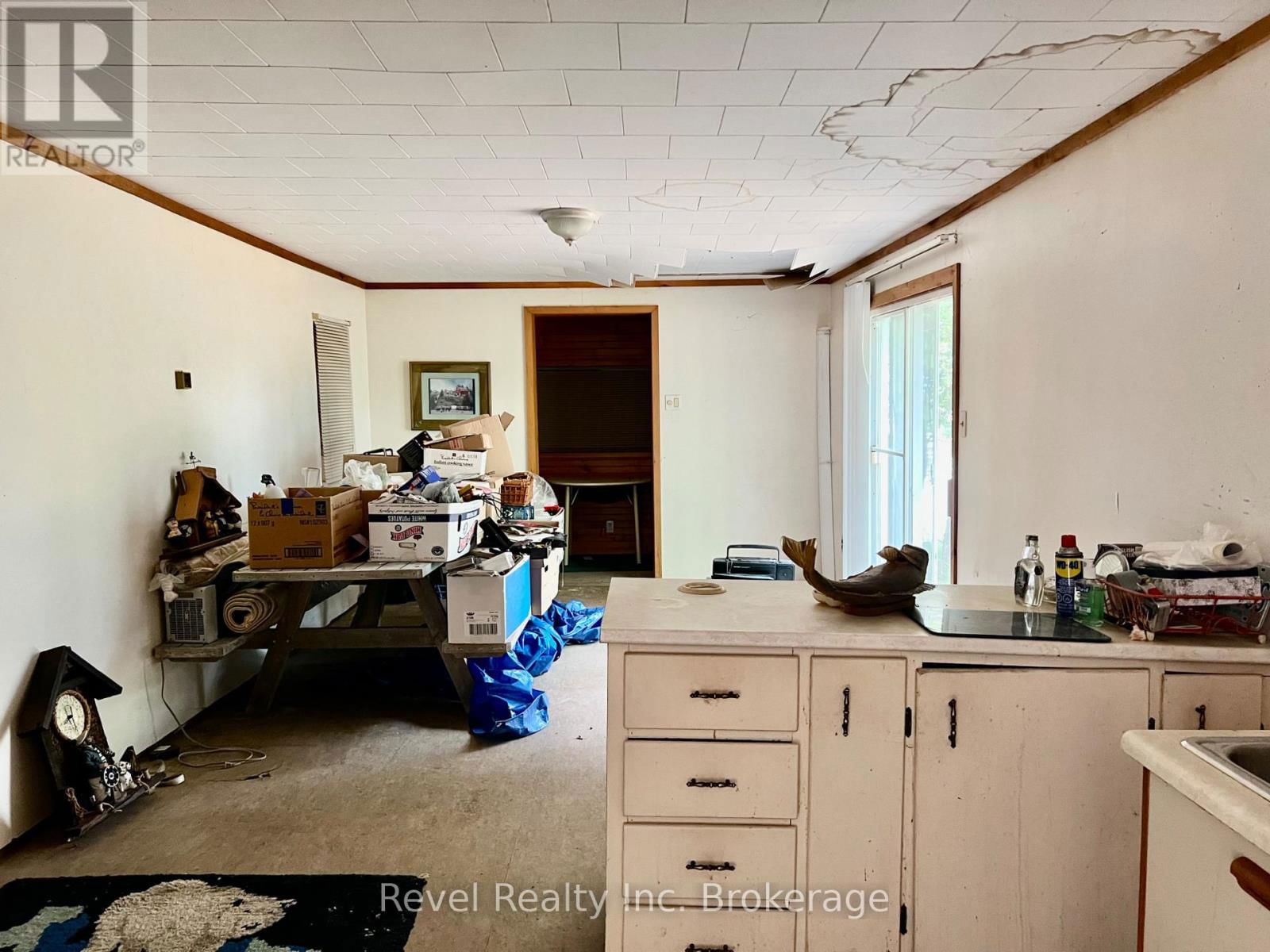 20 MOWAT CRESCENT Image 33