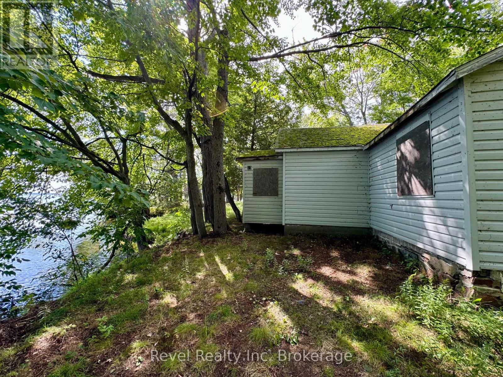 20 MOWAT CRESCENT Image 4
