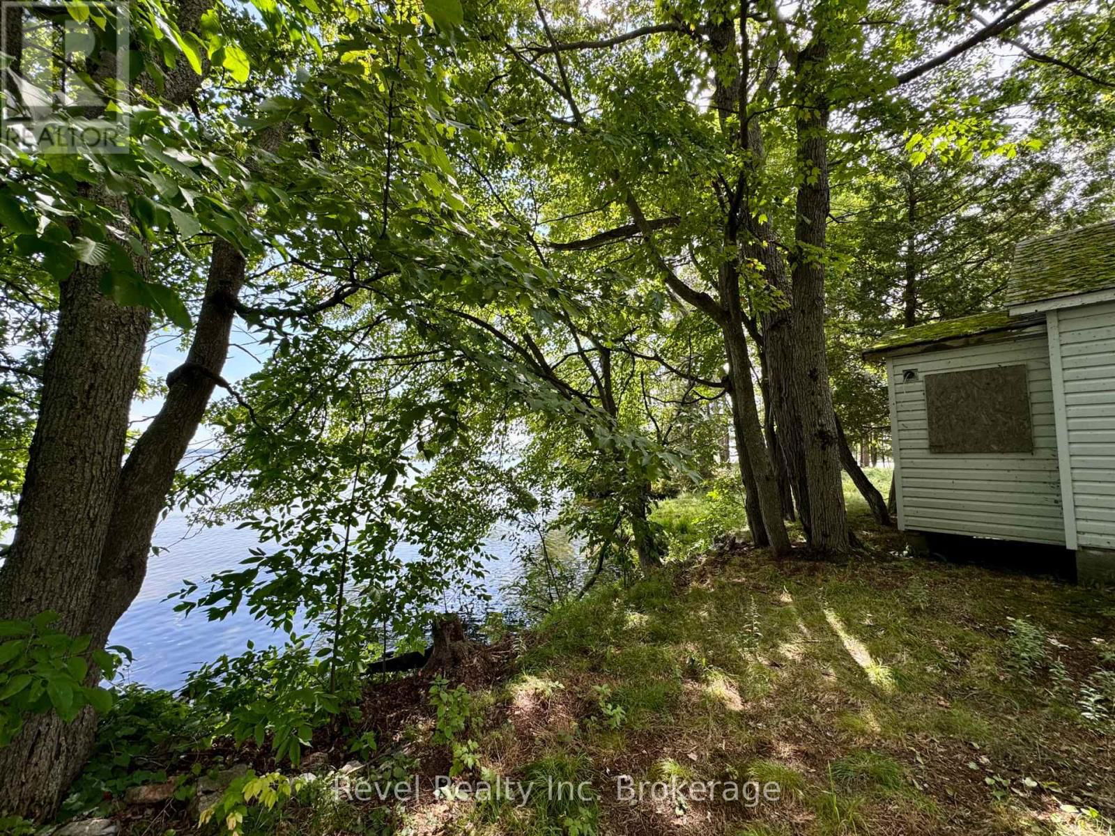 20 MOWAT CRESCENT Image 5