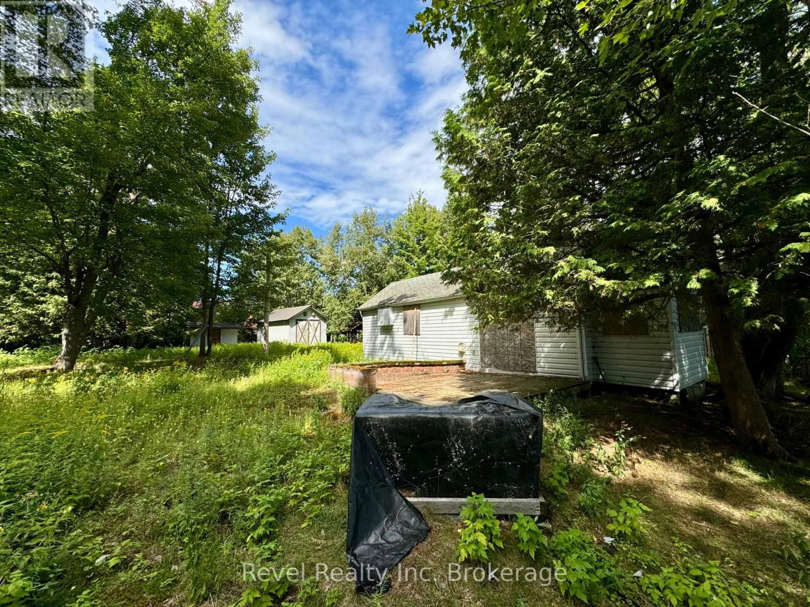 20 MOWAT CRESCENT Image 9
