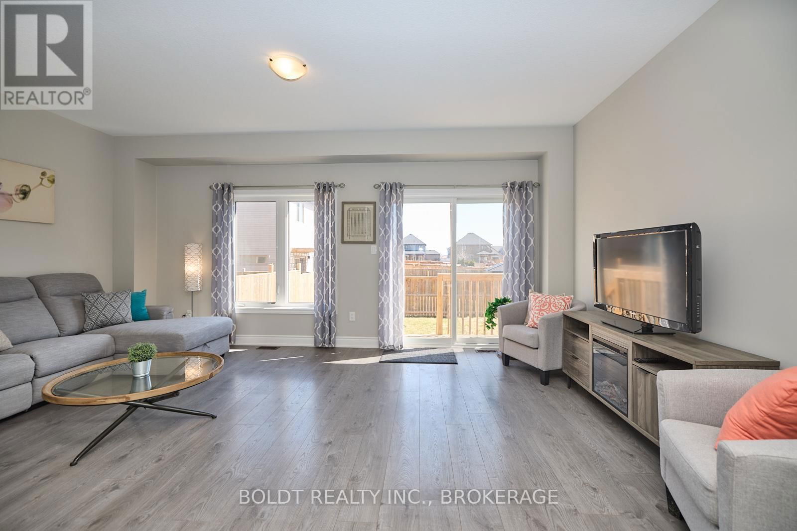 66 HOMESTEAD WAY Image 10