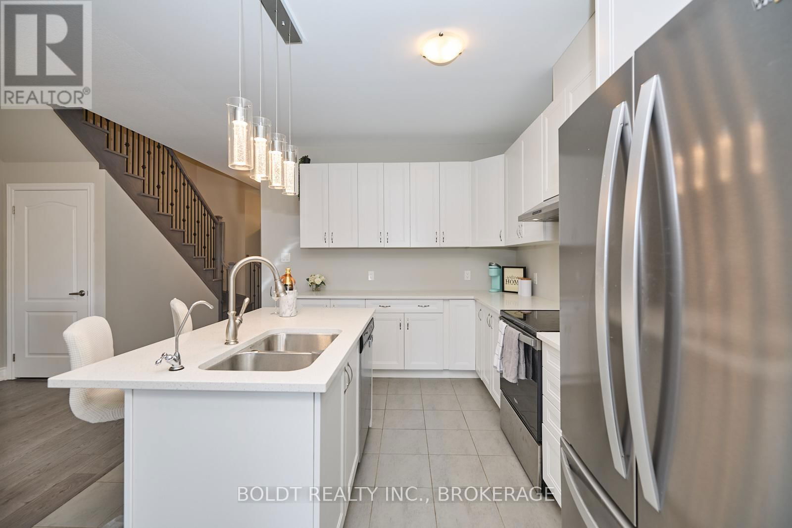 66 HOMESTEAD WAY Image 13