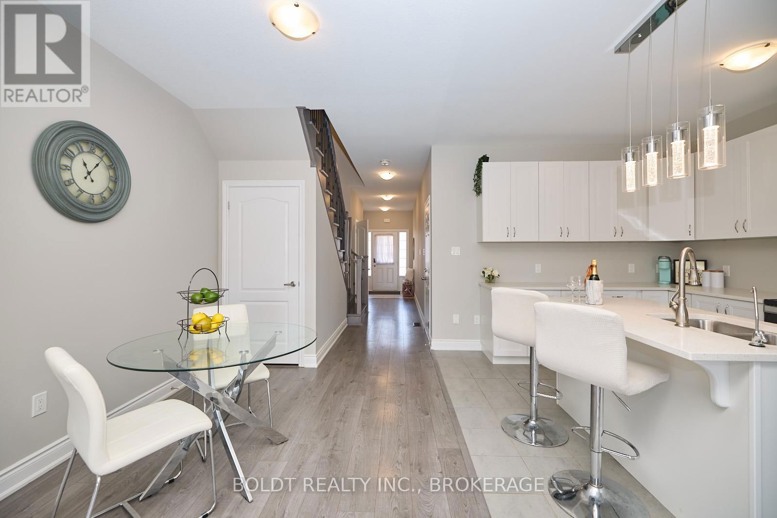 66 HOMESTEAD WAY Image 14