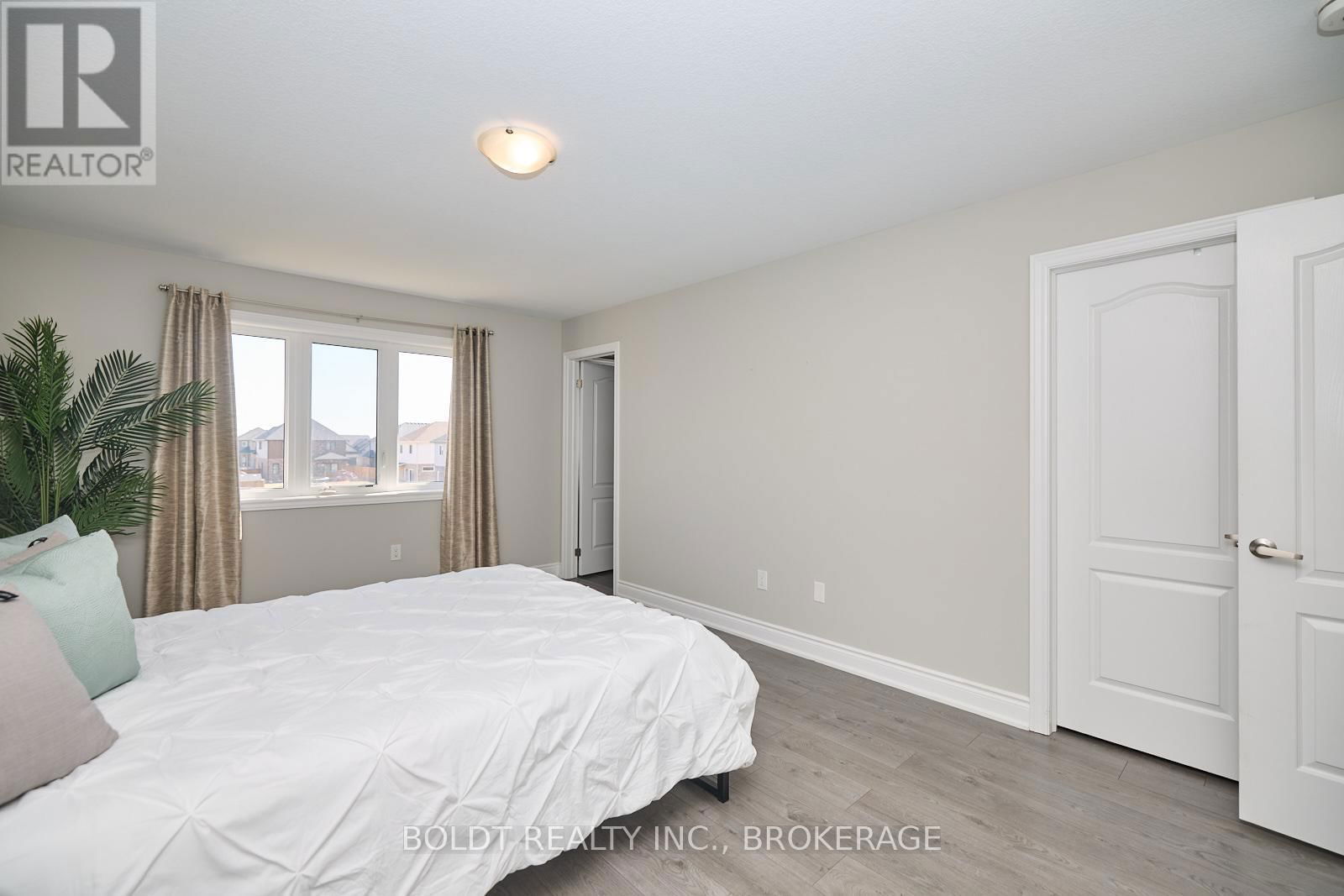 66 HOMESTEAD WAY Image 16