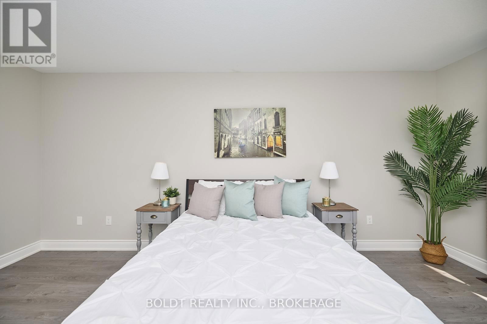 66 HOMESTEAD WAY Image 17