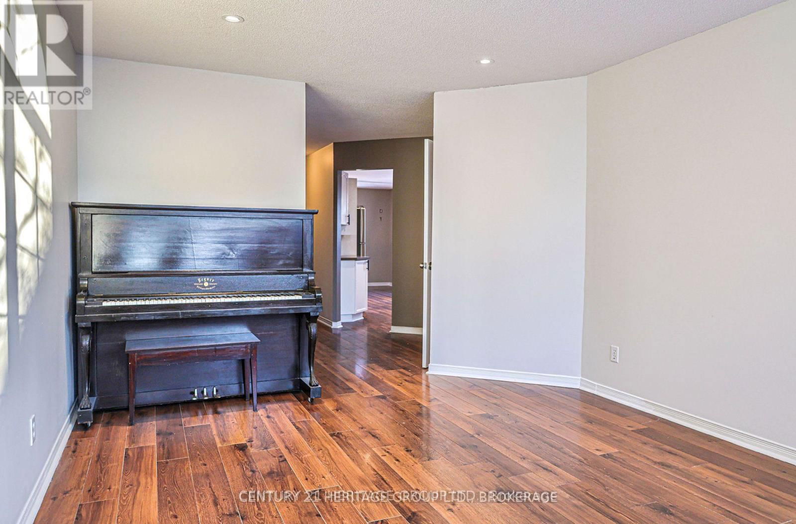 1021 GREENWOOD PARK DRIVE Image 10
