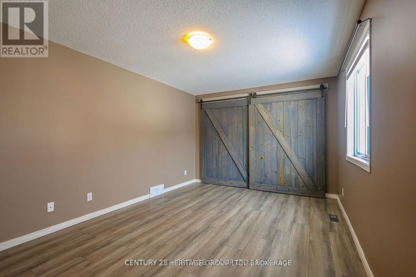 1021 GREENWOOD PARK DRIVE Image 24