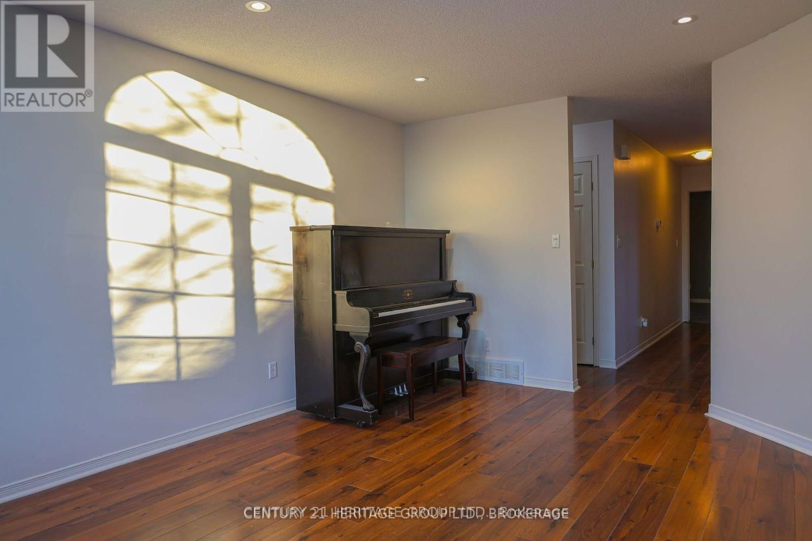 1021 GREENWOOD PARK DRIVE Image 8