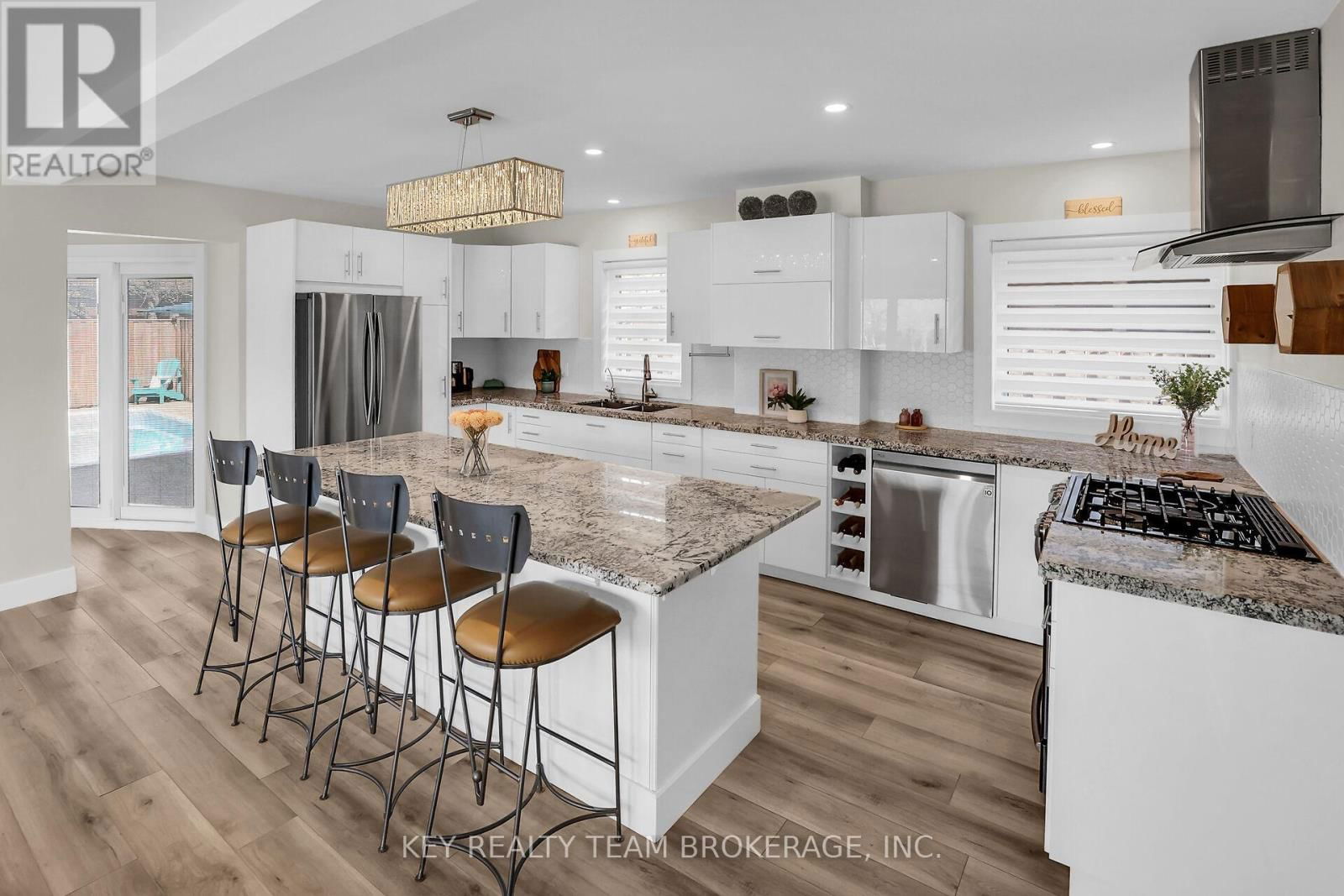 13 MARSDALE DRIVE Image 17