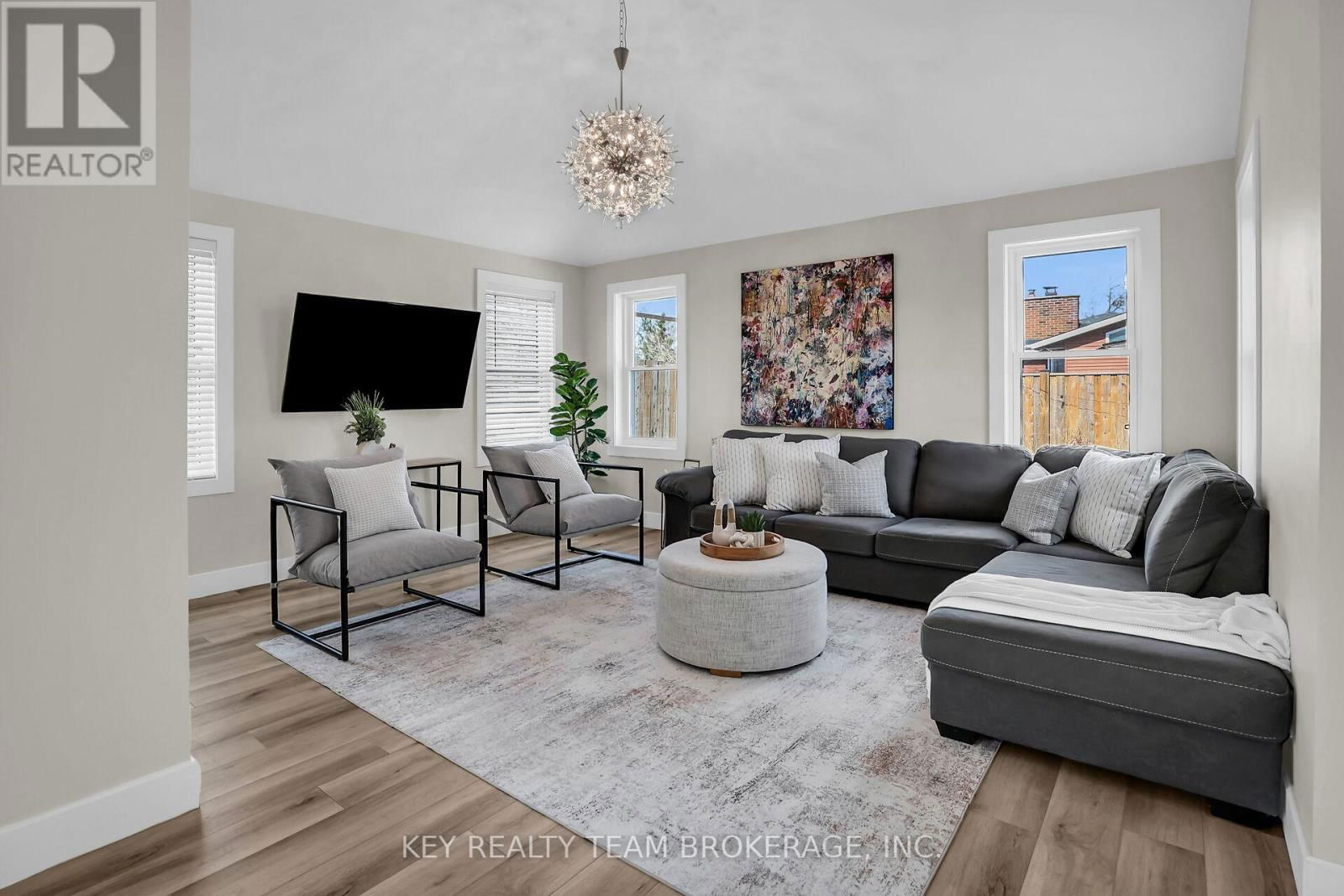 13 MARSDALE DRIVE Image 20